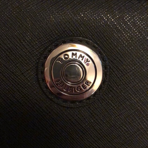 Tommy Hilfiger Wristlet - Picture 2 of 4